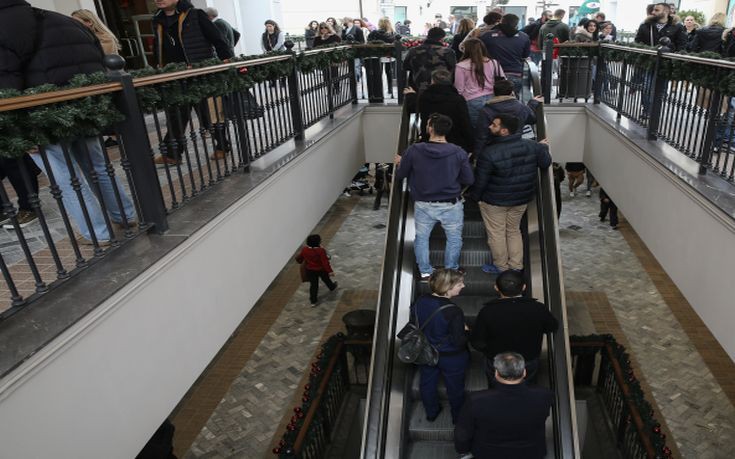 Παραβάσεις σε 21 επιχειρήσεις την Black Friday