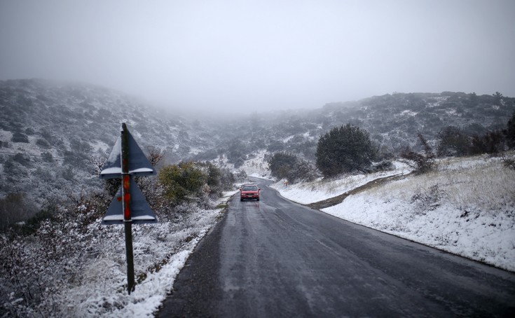 Χιόνια στα βόρεια προάστια της Αττικής προβλέπει η ΕΜΥ