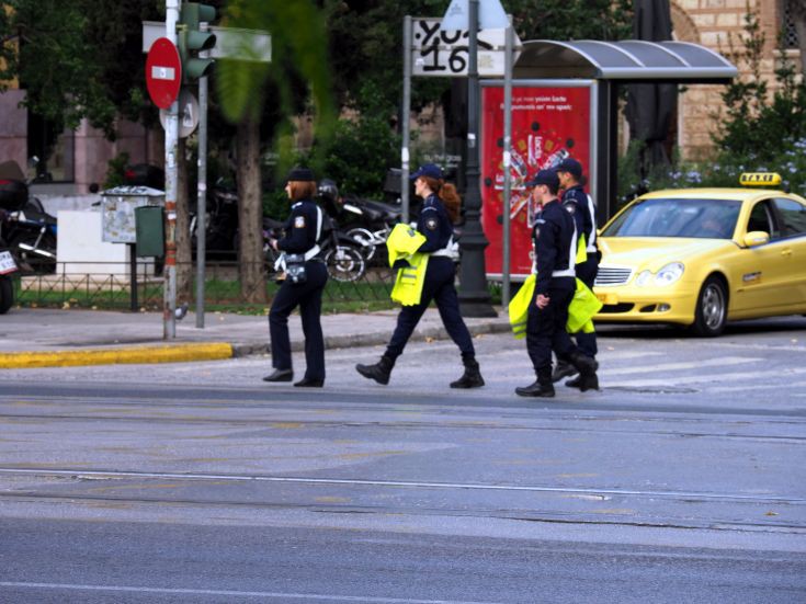 Παραμένουν κλειστοί οι κεντρικοί δρόμοι της Αθήνας