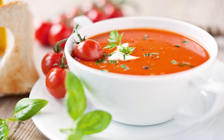 Σούπα βελουτέ με ντομάτα και φακές