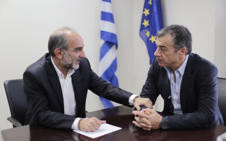 Θεοδωράκης: Μείζον θέμα το έργο της Πατρών-Πύργου