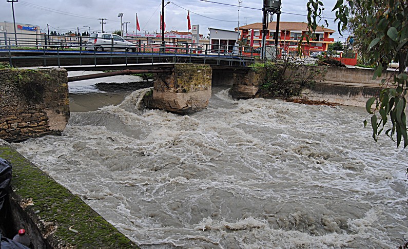 Εικόνες καταστροφής στη Ζάκυνθο, αγνοείται νεαρός άνδρας