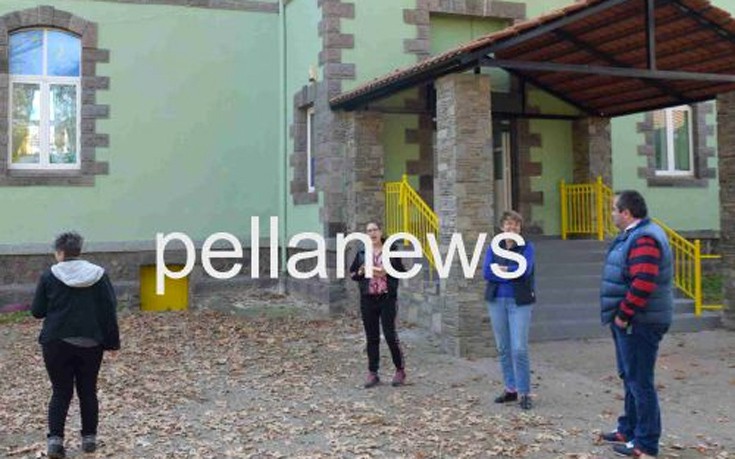 Διέρρηξαν νηπιαγωγείο στην Πέλλα και έφαγαν και… γκοφρέτες