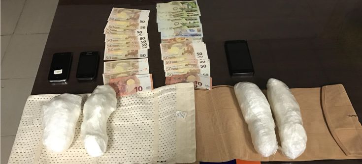Συνελήφθησαν στα ελληνοαλβανικά σύνορα με 2,5 κιλά κοκαΐνης