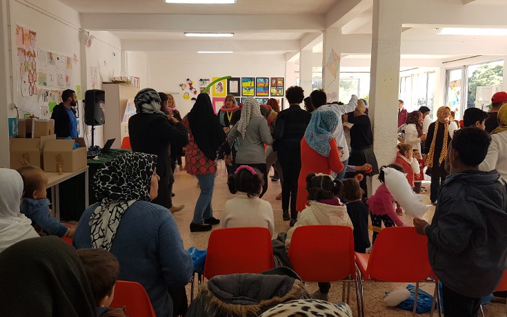 Μια γιορτή για τα παιδιά στη δομή προσφύγων στη Ραφήνα