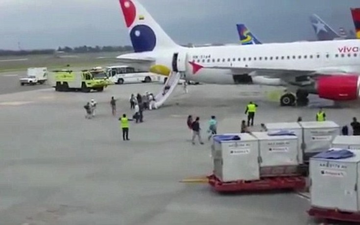 Εσπευσμένη εκκένωση αεροσκάφους που έβγαζε καπνό στην Κολομβία