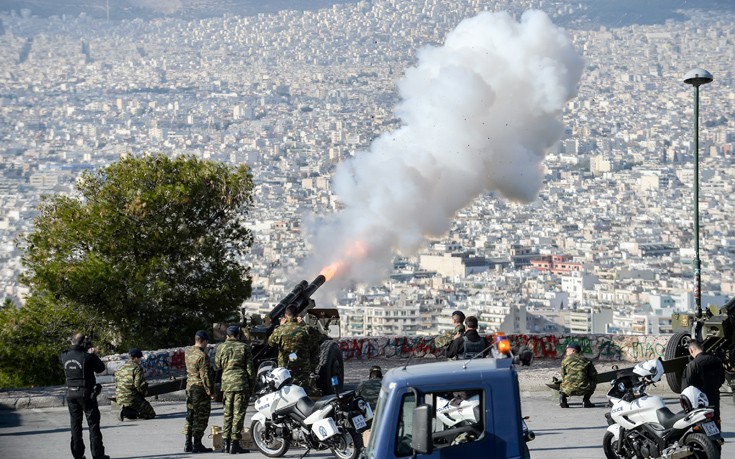 Οι κανονιοβολισμοί από τον Λυκαβηττό για τον Κωστή Στεφανόπουλο