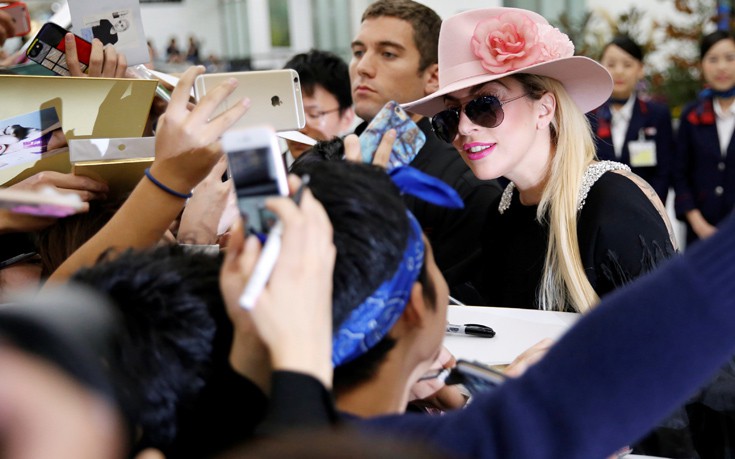 Θερμή υποδοχή για τη Lady Gaga στην Ιαπωνία
