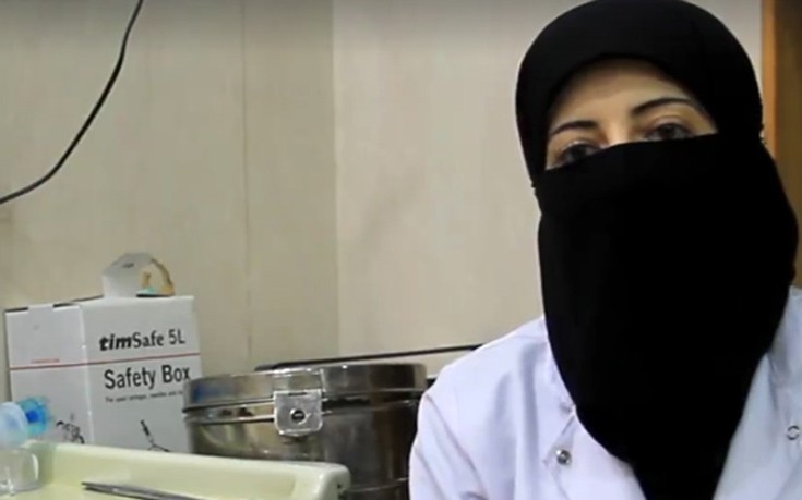 Η λογίστρια που είναι σήμερα νοσηλεύτρια στο εμπόλεμο Χαλέπι