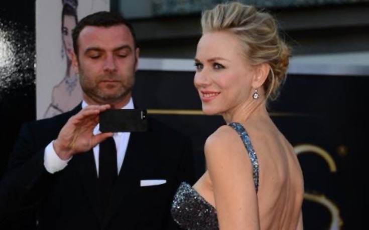 Η Naomi Watts είναι στα καλύτερά της μετά τον χωρισμό