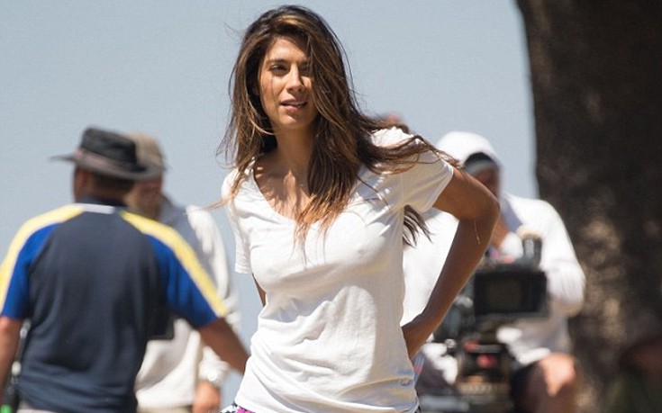 Η Pia Miller άφησε το σουτιέν στο σπίτι