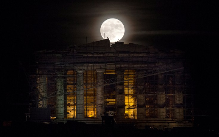 Εμβληματικά μνημεία θα βυθιστούν στο σκοτάδι