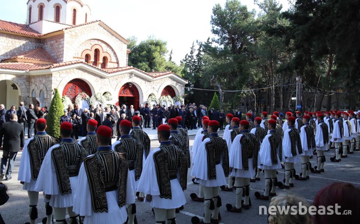 Με τιμές αρχηγού κράτους η κηδεία του Κωστή Στεφανόπουλου