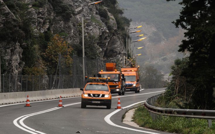 Έως τις 8 το βράδυ η διακοπή κυκλοφορίας στην Κοιλάδα των Τεμπών