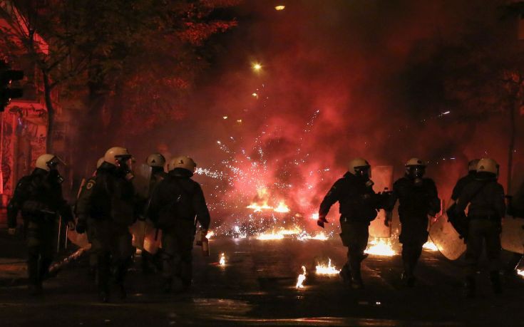 Σοβαρά επεισόδια στα Εξάρχεια