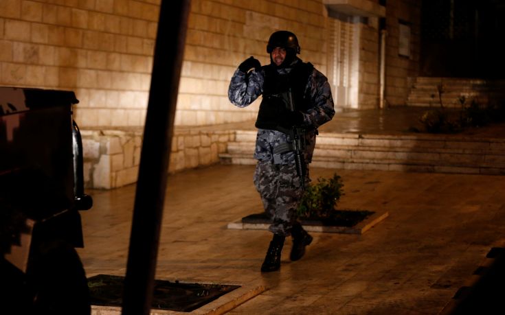 Κατασχέθηκαν όπλα και εκρηκτικά σε σπίτι στην Ιορδανία που ετοίμασαν τηνεπίθεση στο Καράκ