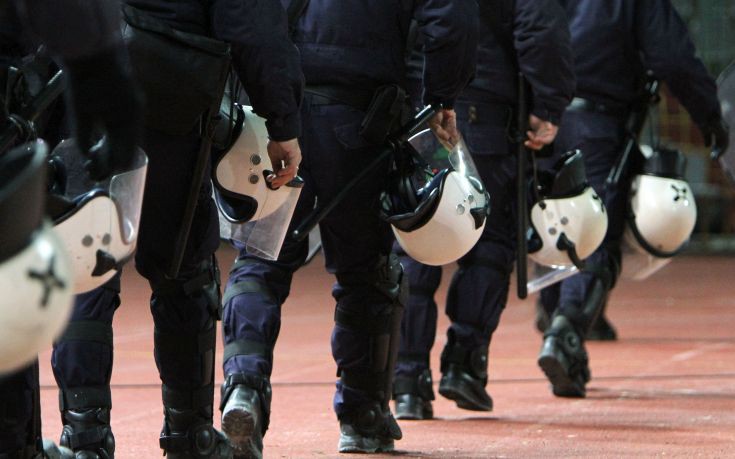 Τρεις συλλήψεις και επτά προσαγωγές για τις συγκρούσεις στη Λεωφόρο Ποσειδώνος