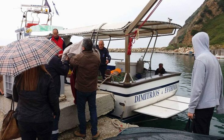 Μετέφεραν ασθενή από την Κεφαλονιά με… καΐκι