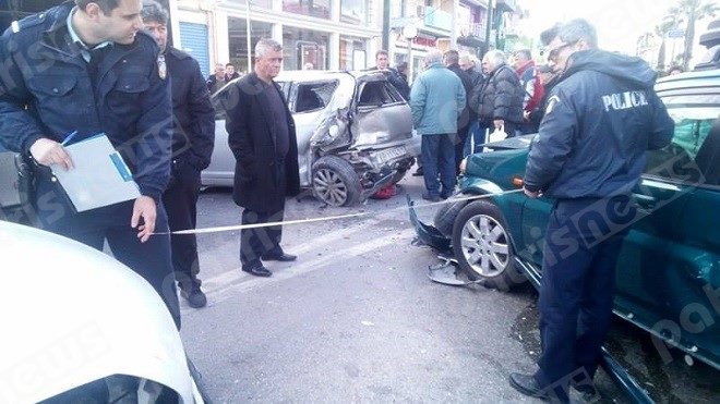 Σοβαρό τροχαίο ατύχημα με τραυματία στο Ίλιον, μετά από καραμπόλα