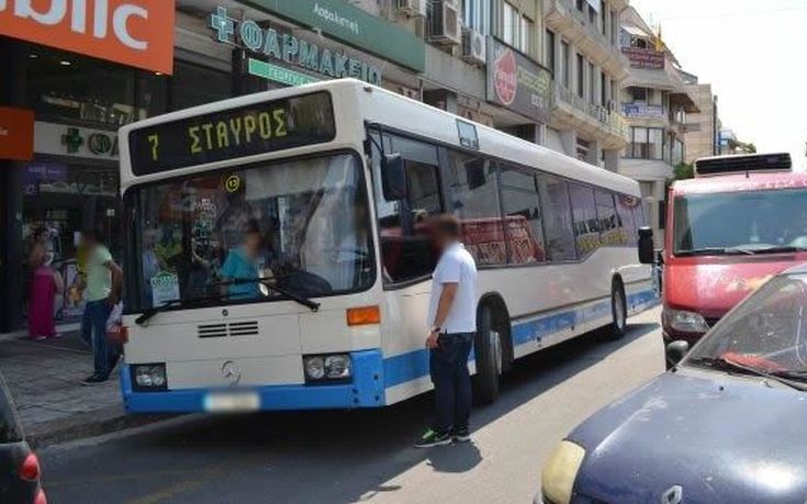 Ρομά γρονθοκόπησε τον οδηγό του αστικού στη Λαμία για το εισιτήριο