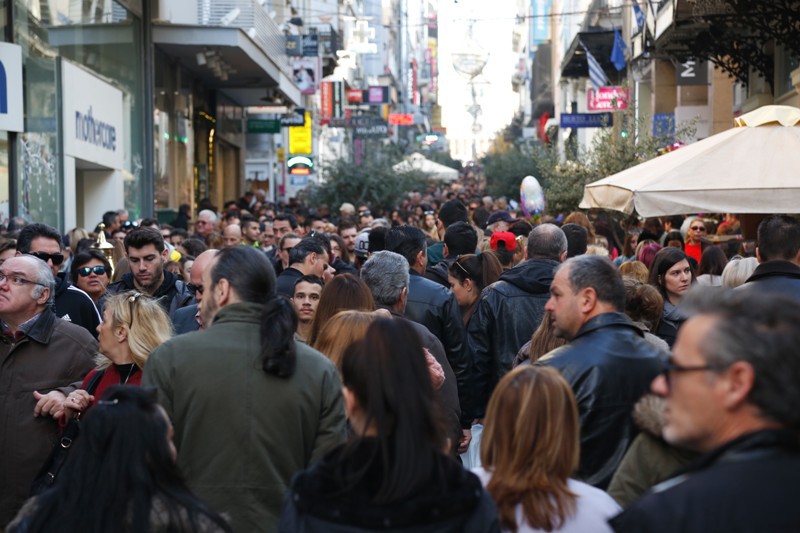 Ανοικτά τα καταστήματα σήμερα και την επόμενη Κυριακή