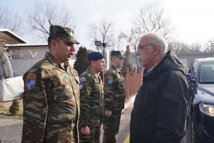 Την ελληνική δύναμη Κοσσυφοπεδίου επισκέφτηκε ο Βίτσας