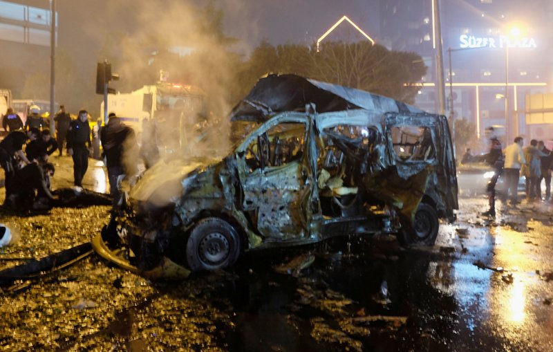 Διπλή τρομοκρατική επίθεση στην Κωνσταντινούπολη με δεκάδες νεκρούς