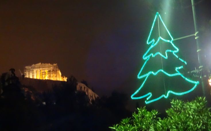 Φωταγωγείται αύριο το χριστουγεννιάτικο δέντρο στο Σύνταγμα