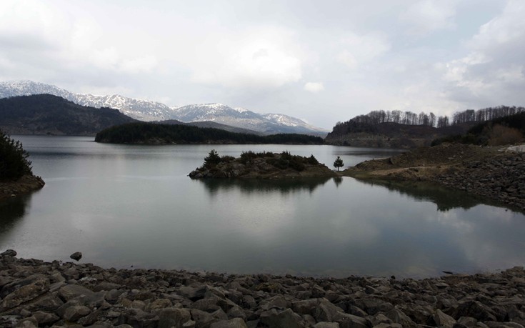 Φιορδ και νησάκια στον υδάτινο λαβύρινθο της Ηπείρου