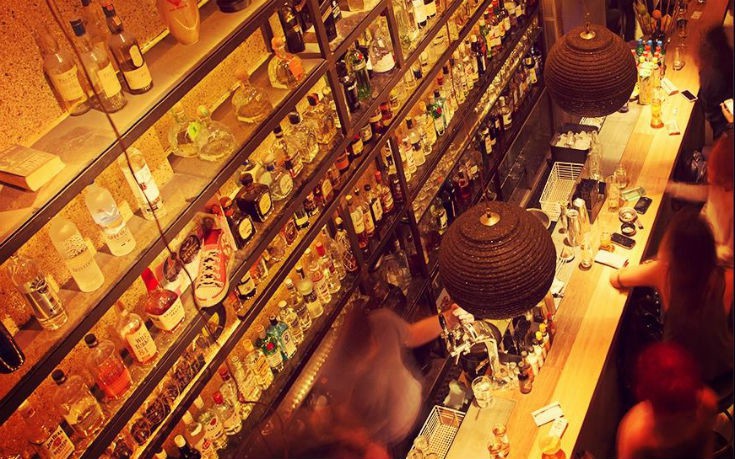 Dude bar, για ποτό σε ένα από τα πιο καθαρόαιμα bar της Αθήνας