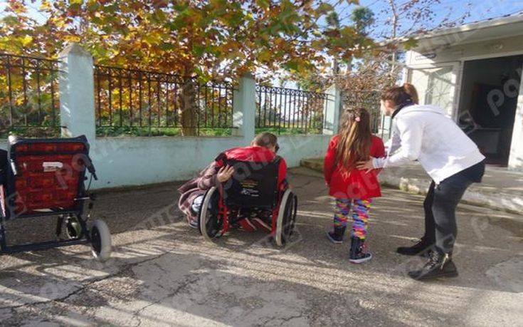 Δώδεκα χρόνια κάνουν μάθημα σε κοντέινερ στα Λεχαινά