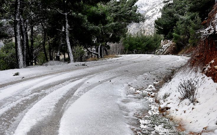 Ο παγετός κρατάει τα σχολεία κλειστά σήμερα και στη Ροδόπη