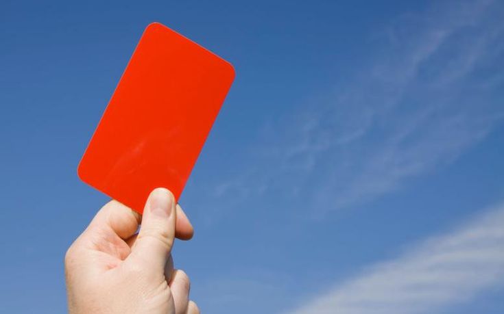 Έσβησαν κόκκινη κάρτα ποδοσφαιριστή στη Football League