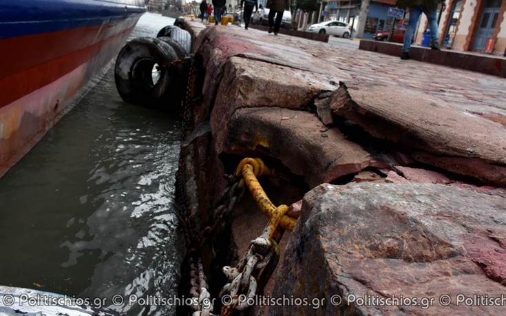 Στο λιμάνι της Χίου προσέκρουσε το «Νήσος Μύκονος»
