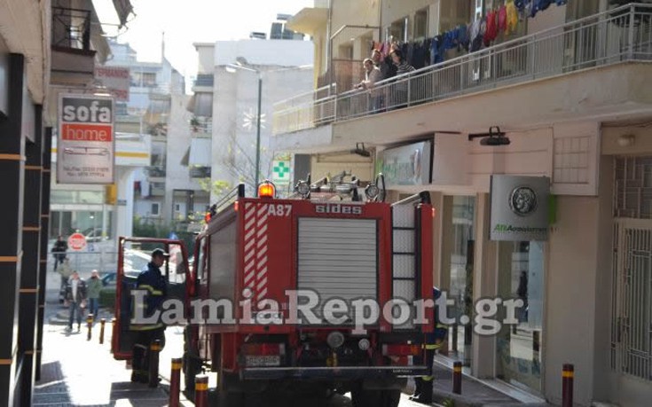 Έπιασε φωτιά κουζίνα σε διαμέρισμα στη Λαμία