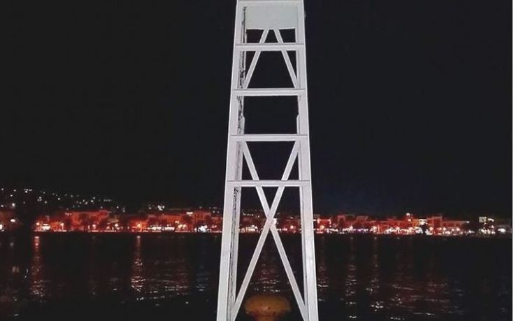 Μια λεκάνη με φόντο τη… θάλασσα