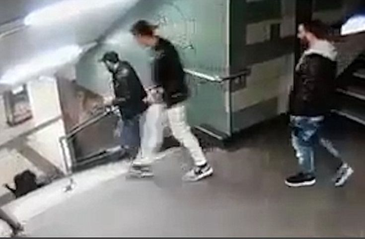 Συνελήφθη ο άντρας που κλώτσησε γυναίκα στις σκάλες του μετρό