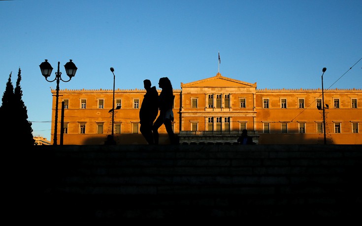 Πώς η εξωκοινοβουλευτική Αριστερά μπορεί να μπει μέσα στη Βουλή