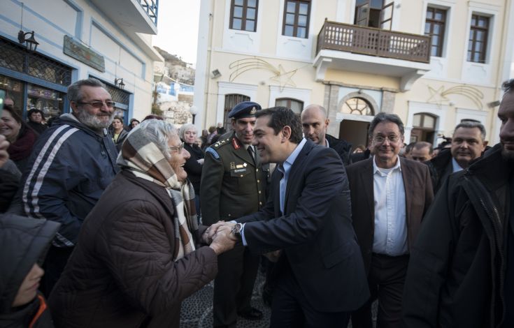 Τσίπρας και υπουργοί ξεκινούν περιοδείες ανά τη χώρα με το νέο έτος