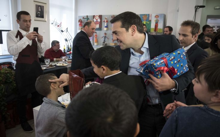 «Ρε μεγάλε, τη γραβάτα σου θέλω»