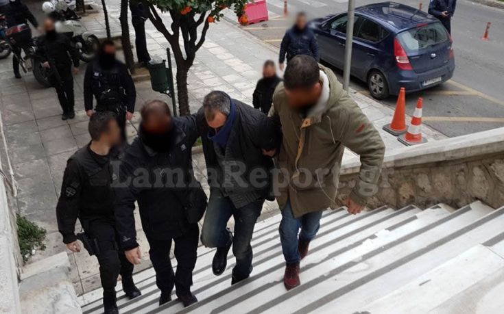 Πήρε προθεσμία για να απολογηθεί την Τρίτη ο 39χρονος στη Λαμία
