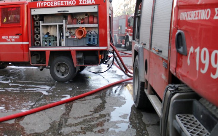 Φωτιά σε νταλίκα έκλεισε την Εθνική Οδό Κορίνθου &#8211; Πατρών