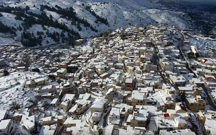 Πώς ο Μανώλης Γλέζος συνδέθηκε με τα Ανώγεια Κρήτης