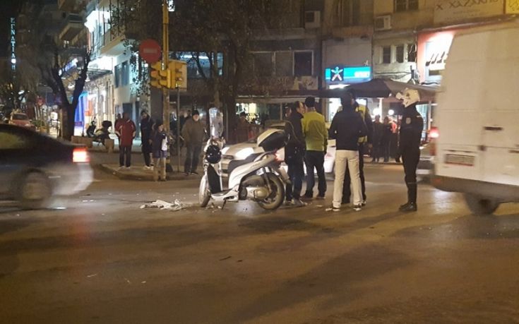 Μοτοσικλετιστής συγκρούστηκε με λεωφορείο