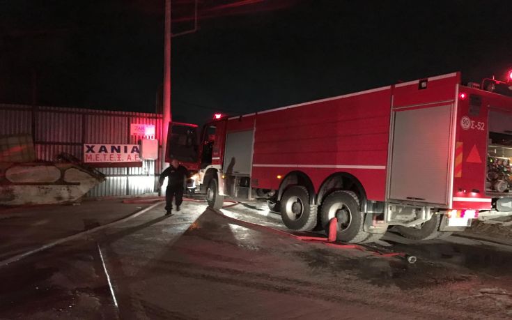 Μαίνεται η μεγάλη πυρκαγιά στο χωριό Λαγοπόδο στη Ζάκυνθο