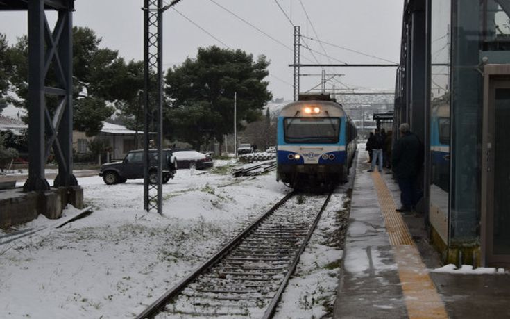 Ταλαιπωρία για εκατοντάδες επιβάτες τρένων που ακινητοποιήθηκαν