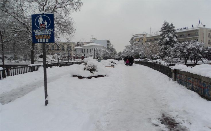 Σε συναγερμό οι αρχές σε Τρίκαλα και Καρδίτσα ενόψει των νέων χιονοπτώσεων