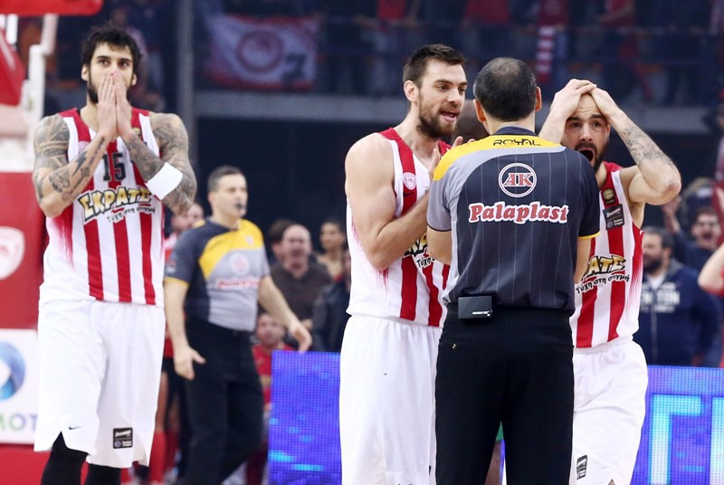 Η φωτογραφία από την επίμαχη φάση του Μάντζαρη που προκάλεσε την οργή του Ολυμπιακού