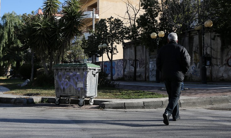 Τον στραγγάλισαν και τον πέταξαν στα σκουπίδια