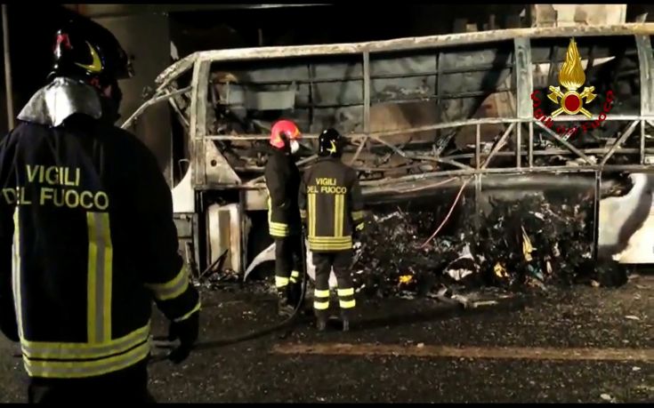 2017-01-21T091845Z_600352866_RC1714B750F0_RTRMADP_3_ITALY-BUS-ACCIDENT 2017-01-21T091845Z_600352866_RC1714B750F0_RTRMADP_3_ITALY-BUS-ACCIDENT